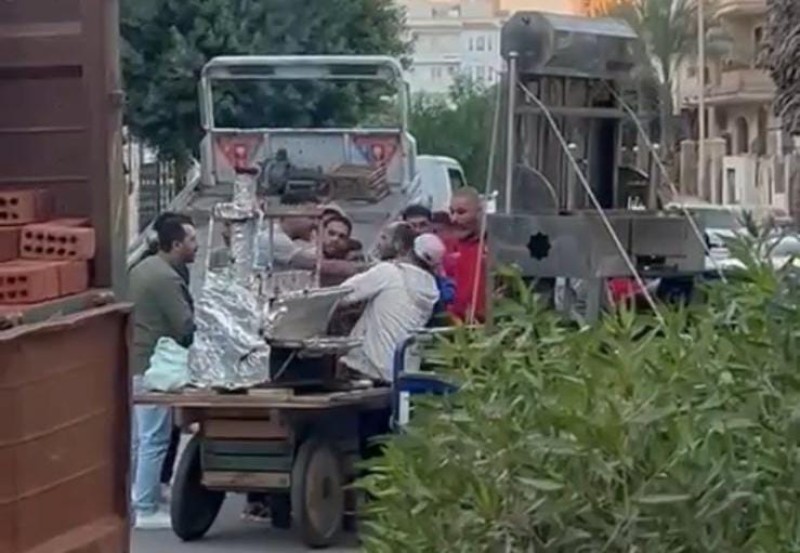 كرامة البائعين في خطر.. اعتداءات متكررة من موظفي الإشغالات