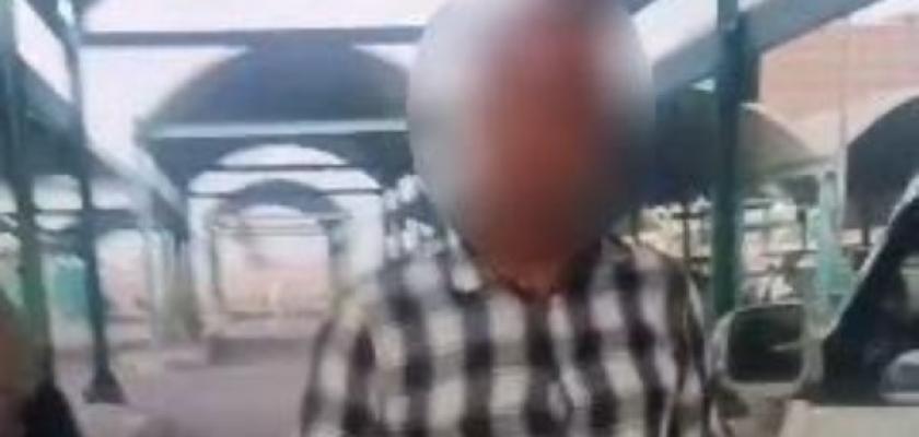 القبض على سائق سيارة ميكروباص تعدى على طالب بالضرب بالبحيرة