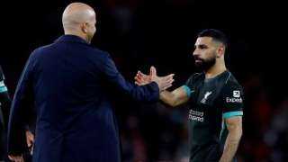 بعد تصريحات كوكوريلا.. مدرب ليفربول يدافع عن محمد صلاح