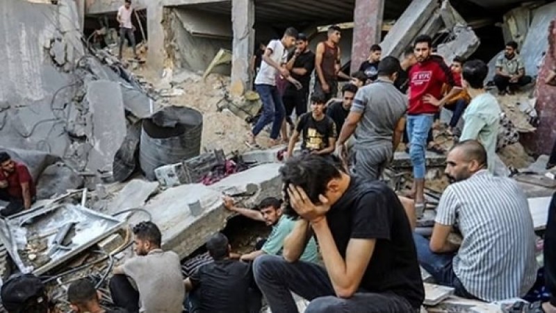 استشهاد 10 وإصابة آخرين في قصف للاحتلال على مخيم النصيرات منذ الصباح
