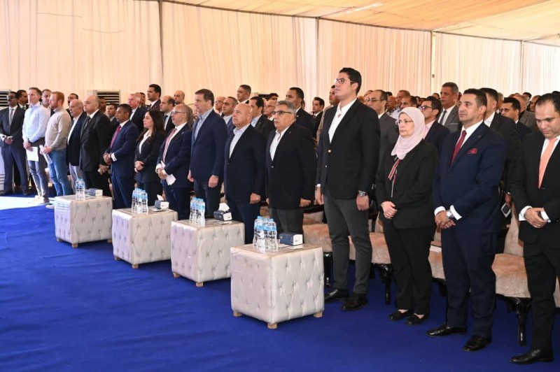 نائب رئيس مجلس الوزراء للتنمية الصناعية وزير الصناعة والنقل يفتتح مصنعاً لتصدير الحاصلات الزراعية و3 خطوط إنتاج دوائية بمصنع لمستحضرات التجميل بالمنطقة الصناعية بجمصة