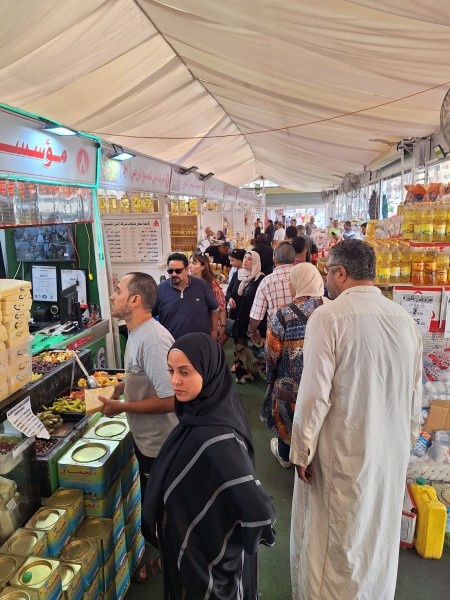 المحافظ: المعرض الدائم للسلع الغذائية بشارع قناة السويس بالمنصورة يعمل يوميا