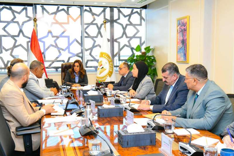 منال عوض تشدد على دعم مراكز الغوص وإحكام الرقابة لحماية الشعاب المرجانية