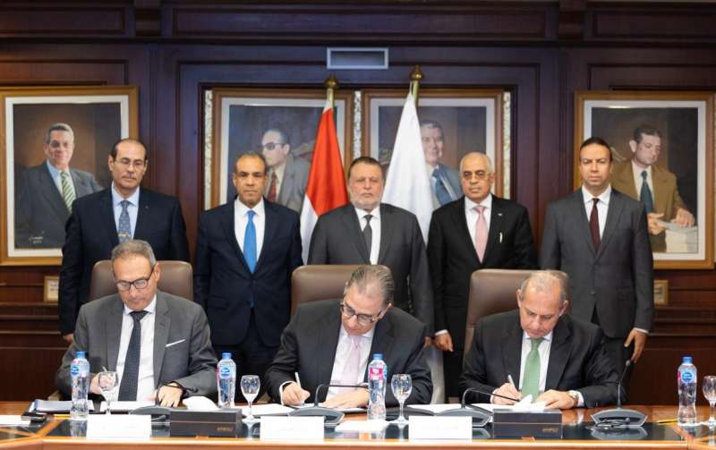 بنك مصر يشارك في مبادرة ”افتح حسابك في مصر” للعاملين بالخارج بنك مصر يشارك في مبادرة ”افتح حسابك في مصر” للعاملين بالخارج