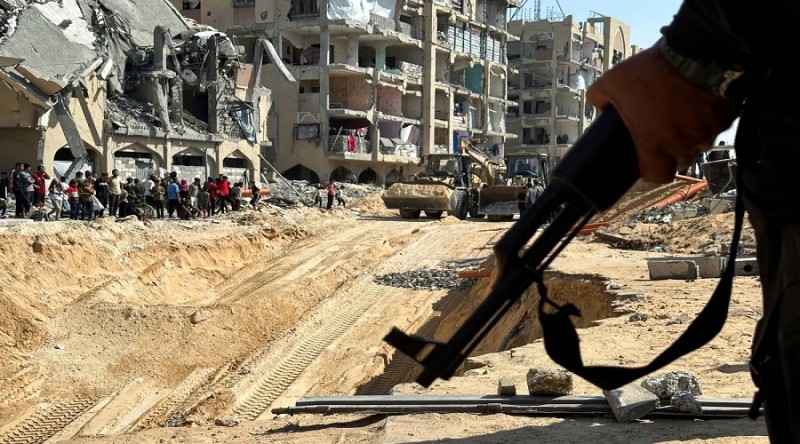 داخل الخط الأصفر.. الاحتلال يسمح لحماس بالبحث عن الجثامين في عدة نقاط... داخل الخط الأصفر.. الاحتلال يسمح لحماس بالبحث عن الجثامين في عدة نقاط بغزة