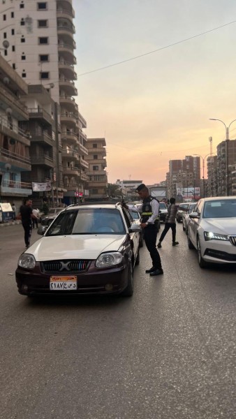 محافظ الدقهلية: علي المواطن أن يكون إيجابي ويقوم بالإبلاغ بالصور ورقم السيارة... محافظ الدقهلية: علي المواطن أن يكون إيجابي ويقوم بالإبلاغ بالصور ورقم السيارة التاكسي المخالفة