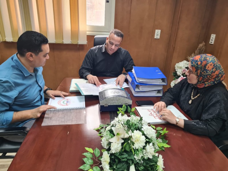 وكيل الوزارة يترأس اجتماع لفحص ملفات المتقدمين لشغل الوظائف الإشرافية والقيادية بمديرية... وكيل الوزارة يترأس اجتماع لفحص ملفات المتقدمين لشغل الوظائف الإشرافية والقيادية بمديرية الصحة بالبحيرة