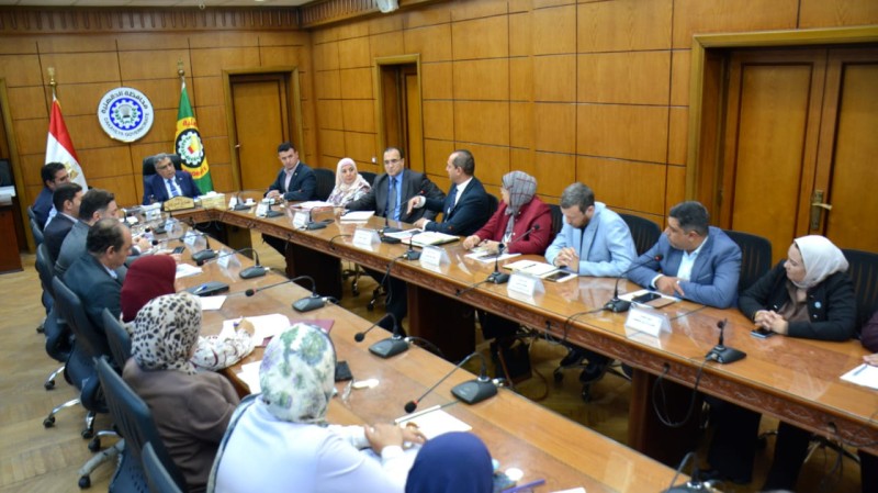 محافظ الدقهلية يبحث استغلال أرض الإيواء بميت غمر لتعظيم موارد الدولة وإقامة... محافظ الدقهلية يبحث استغلال أرض الإيواء بميت غمر لتعظيم موارد الدولة وإقامة مشروع خدمي استثماري