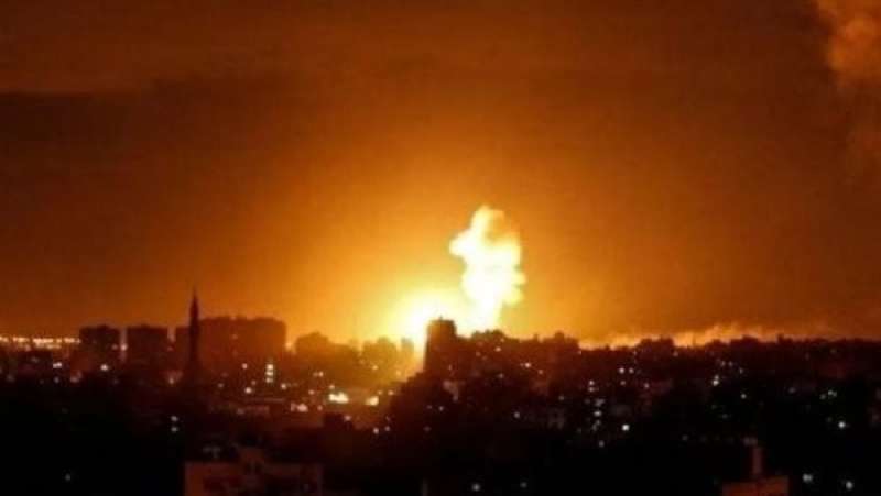 غزة تحت القصف: إسرائيل تشن غارات عنيفة على شمال القطاع بعد تهديد... غزة تحت القصف: إسرائيل تشن غارات عنيفة على شمال القطاع بعد تهديد نتنياهو