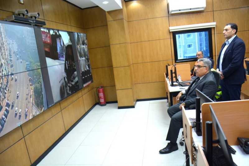 المحافظ يتابع من مركز سيطرة الشبكة الوطنية محاكاة التعامل مع مياه الأمطار... المحافظ يتابع من مركز سيطرة الشبكة الوطنية محاكاة التعامل مع مياه الأمطار وحركة المواقف ومستوى النظافة بمدينة المنصورة