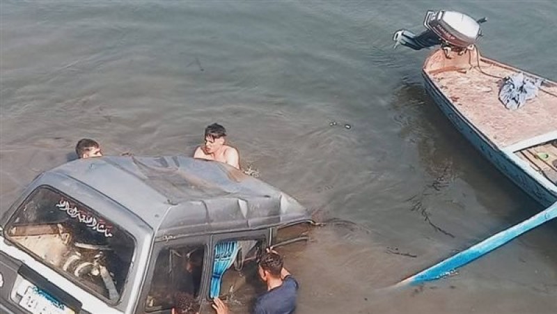 القليوبية: وفاة سيدتين وسائق في حادث انقلاب سيارة سوزوكي على طريق خط 13