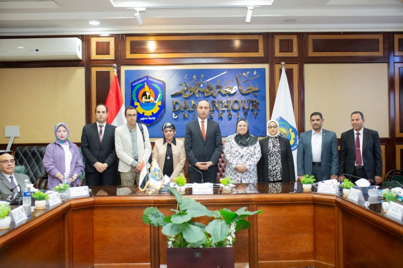 مجلس جامعة دمنهور يوصي بتنظيم زيارات طلابية للمتحف المصري الكبير بعد افتتاحه مجلس جامعة دمنهور يوصي بتنظيم زيارات طلابية للمتحف المصري الكبير بعد افتتاحه