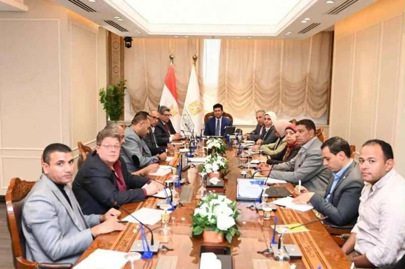 القومي للأشخاص ذوي الإعاقة يشارك بحملة ”الكلمة كلمتك” في 18 محافظة