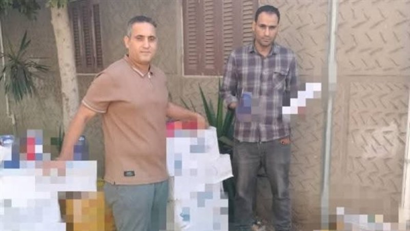 التموين تضبط مخزن مواد غذائية بدون ترخيص و130 عمود لانشون منتهي الصلاحية... التموين تضبط مخزن مواد غذائية بدون ترخيص و130 عمود لانشون منتهي الصلاحية فى البحيرة