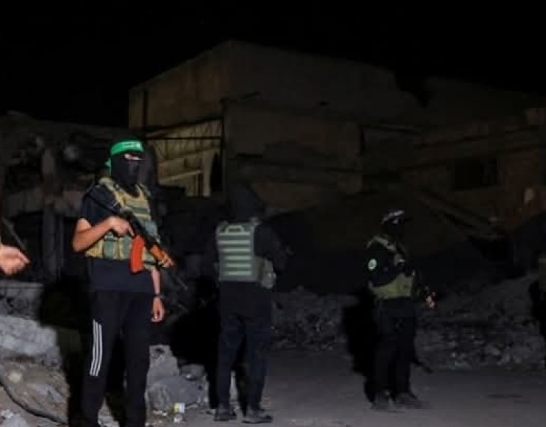 أمريكا تعرض ممراً آمناً لمقاتلي حماس خارج ”الخط الأصفر” بمهلة ٢٤ ساعة... أمريكا تعرض ممراً آمناً لمقاتلي حماس خارج ”الخط الأصفر” بمهلة ٢٤ ساعة لتثبيت وقف إطلاق النار وتطهير مناطق غزة