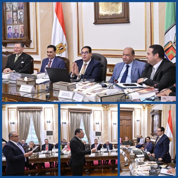مجلس جامعة القاهرة يهنئ الرئيس  السيسي وجموع الشعب المصري بمناسبة افتتاح... مجلس جامعة القاهرة يهنئ الرئيس  السيسي وجموع الشعب المصري بمناسبة افتتاح المتحف المصري الكبير