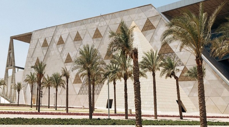 موجود بالمتحف المصري الكبير.. قصة أغلى قناع في العالم موجود بالمتحف المصري الكبير.. قصة أغلى قناع في العالم