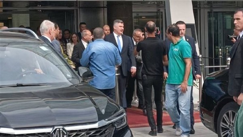 زوران ميلانوفيتش يشيد بتطور العمل الثقافي والعلمي بمكتبة الإسكندرية