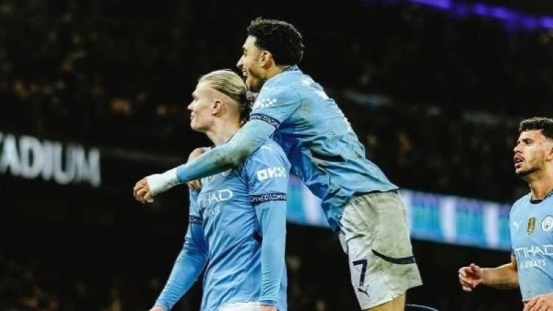 أسألوا جوارديولا.. هالاند يثير الجدل بشأن تبديله بـ مرموش