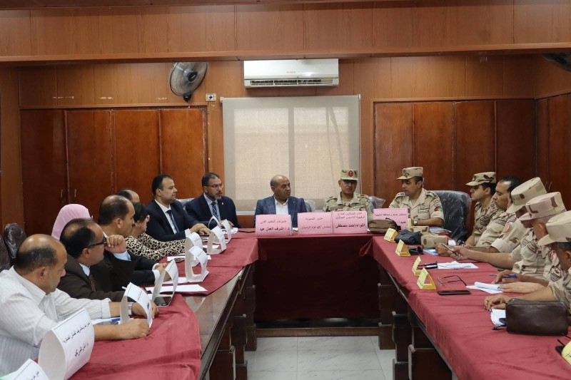 الرشيدي استضاف قائد الدفاع الشعبي والعسكري لقطاع الدقهلية لبحث الاستعدادات لمسابقة ”أكفأ مدرسة فنية تأسيس عسكري”