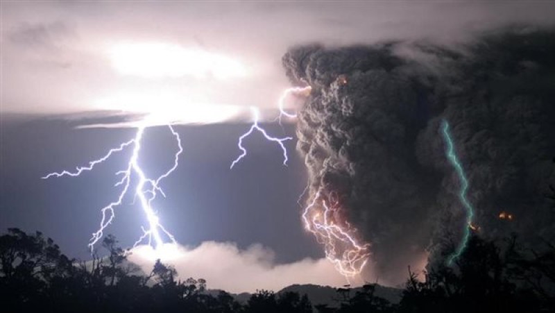 الصواعق تودي بحياة 3 أشخاص في البحيرة: نصائح هامة من المحافظة للسلامة العامة