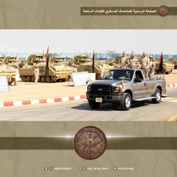 وزير الدفاع يشهد تفتيش الحرب ورفع الكفاءة القتالية لتشكيل من المنطقة المركزية العسكرية