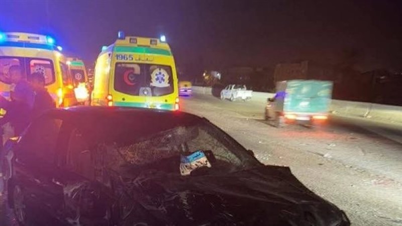حادث تصادم دامي بالجيزة: سيارة نقل تصطدم بقلاب وتخلف قتيلاً و12 مصابًا