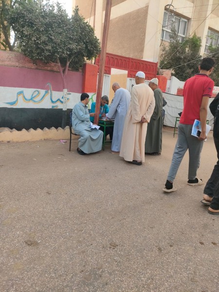 توافد الناخبين على لجان الاقتراع لمجلس النواب بالبحيرة |صور