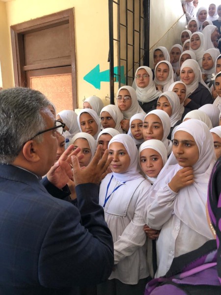 زيارة محافظ الدقهلية المفاجئة لمدرسة نوسا الغيط الإعدادية بأجا لمتابعة سير العملية التعليمية