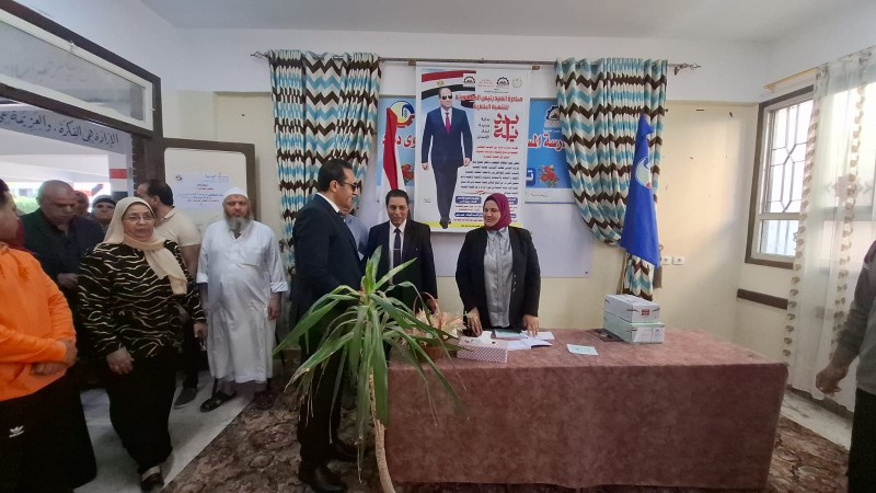 جولات ميدانية لعدد من المقار الانتخابية بمركزى حوش عيسى وايتاى البارود لمتابعة انتظام العملية الانتخابية