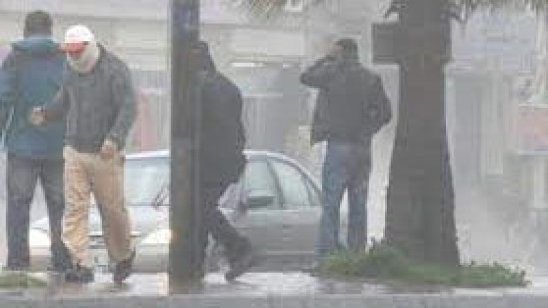 أمطار متفاوتة الشدة.. تقلبات جوية وطقس سيء بعد غد الخميس