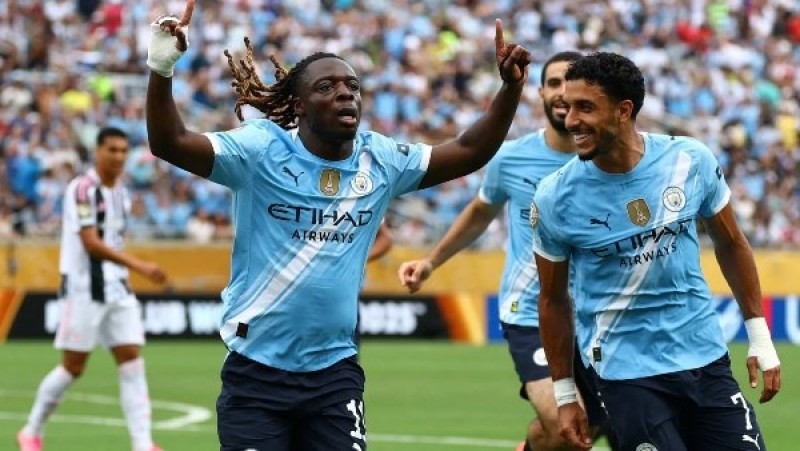 نجم مانشستر سيتي يحصد جائزة لاعب الأسبوع في الدوري الإنجليزي