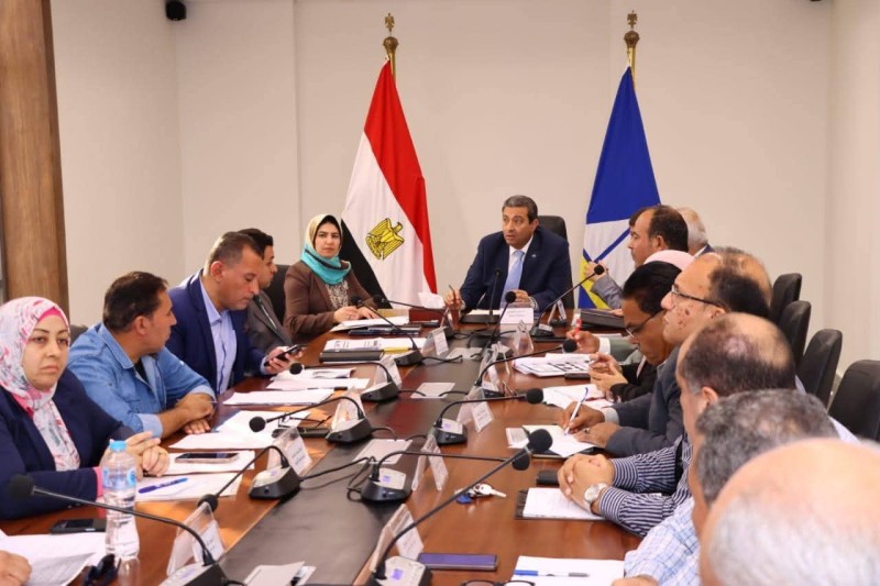 محافظ دمياط يرأس اجتماع لجنة إدارة الاعلانات بالمحافظة