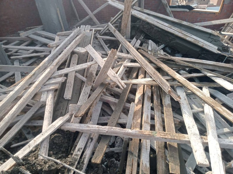 البحيرة تنفذ إزالة فورية لأعمدة مخالفة بالدور الحادي عشر في دمنهور