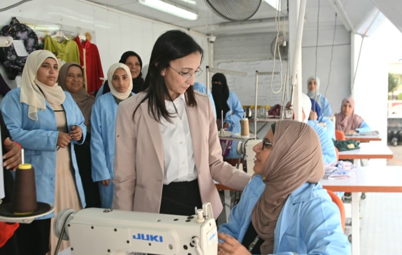 محافظ البحيرة تشدد على أهمية دعم المواهب الشابة والتمكين الاقتصادي للمرأة بزاوية صقر