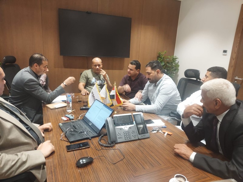 رئيس جهاز تنظيم إدارة المخلفات  يجتمع بشركات جمع ونقل مخلفات المجازر بالقاهرة