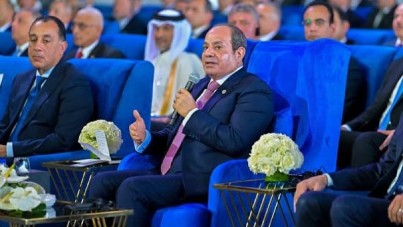 السيسي يؤكد ضرورة السعي حتى تأخذ مصر مكانتها الطبيعية بين الدول