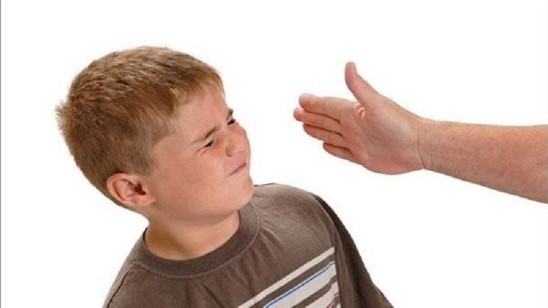 هل ضرب الكف على الوجه حرام؟ لا تستهين بهذا الفعل