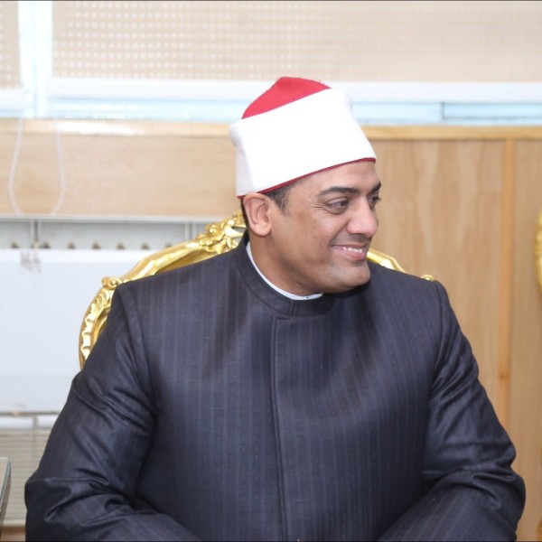 العاملين بأوقاف الدقهلية يهنئون ”ربيع” ويشكرون ”حسانين”