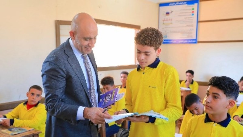 وزير التعليم يفتش على نسب الغياب وكتيبات التقييمات بمدارس كفر الشيخ