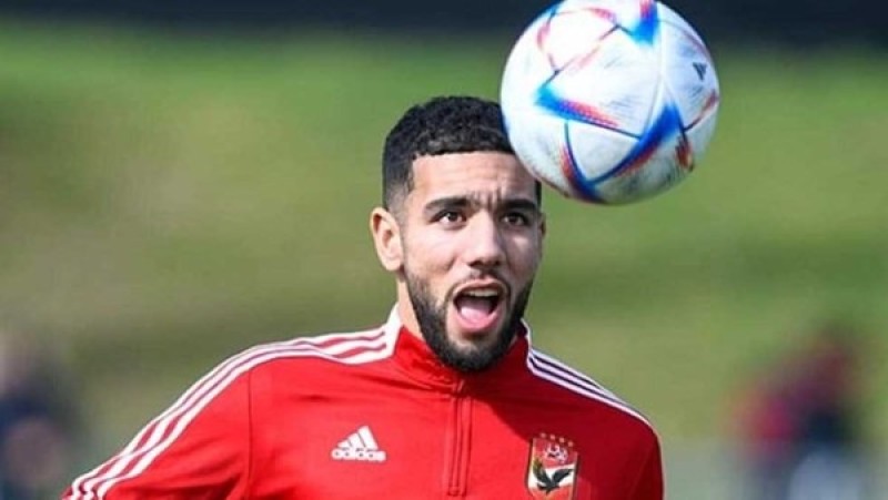 وكيل قندوسي يكشف حقيقة مفاوضات الزمالك لضم اللاعب