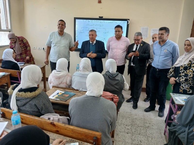 وكيل تعليم البحيرة يتفقد عددا من مدارس إدارتي حوش عيسى وأبو المطامير