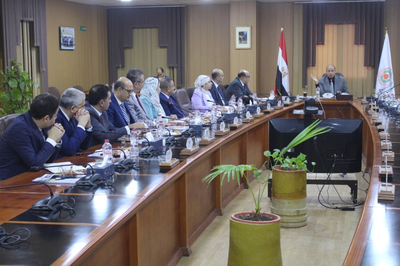 مجلس جامعة المنصورة يناقش استعدادات امتحانات الفصل الدراسي الأول ويستعرض مستجدات العمل الأكاديمي والبحثي والخدمي