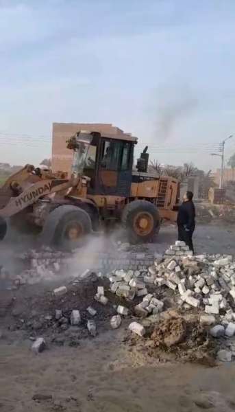 ضربة قوية للمخالفين.. مركز الصف بالجيزة يشن حملة إزالة موسعة ويزيل تعديات على الأراضي الزراعية بـ”الأقواز”