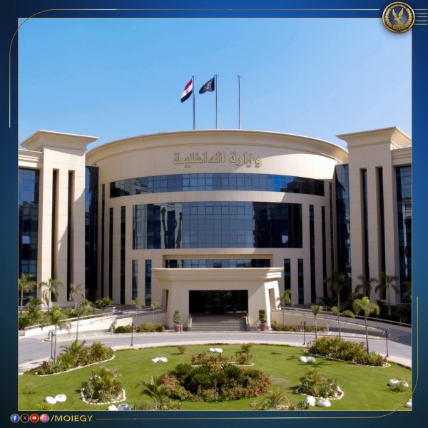 مرشح من دمياط يقتحم هو وانصاره مركز الشرطة بالقوة مرددين عبارات مسيئة