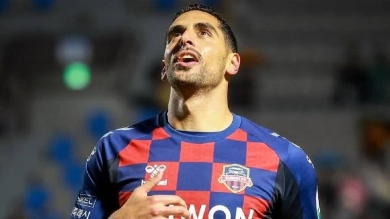 الأهلي وبيراميدز في سباق لخطف المهاجم الكوري بابلو صباغ