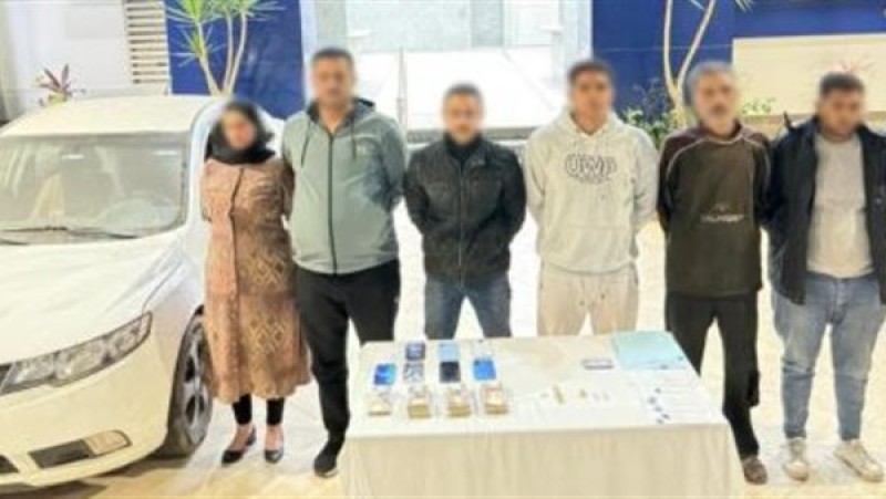 ضبط المسروقات وإيصالات الأمانة المزورة والسيارة المستخدمة في الجريمة