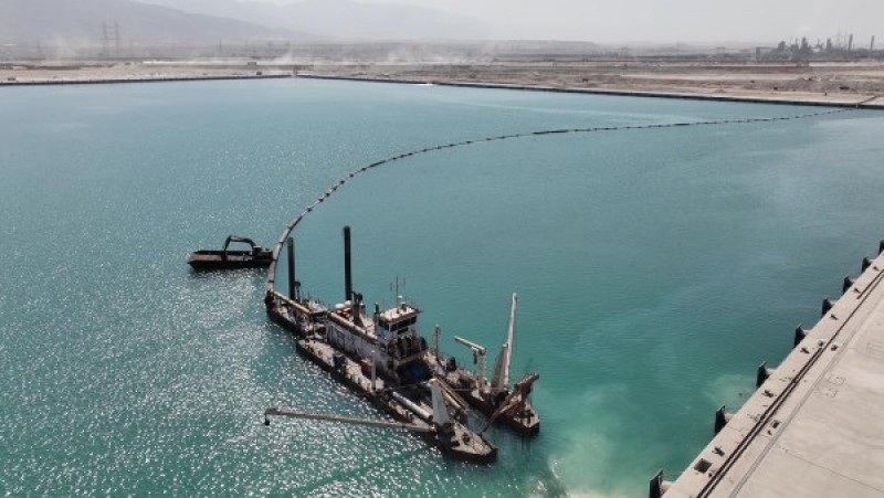 النقل: استكمال تطوير ميناء السخنة لتحويل مصر إلى مركز إقليمي للنقل واللوجستيات