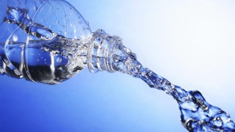 بعد رد الصحة على شائعة تلوث المياه المعدنية.. اعرف عقوبة نشر الأخبار الكاذبة