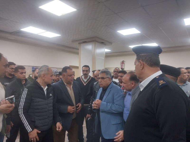 محافظ الدقهلية يعزي أسر ضحايا حريق ”سوق الخواجات” ويتفقد المصابين بالمستشفي
